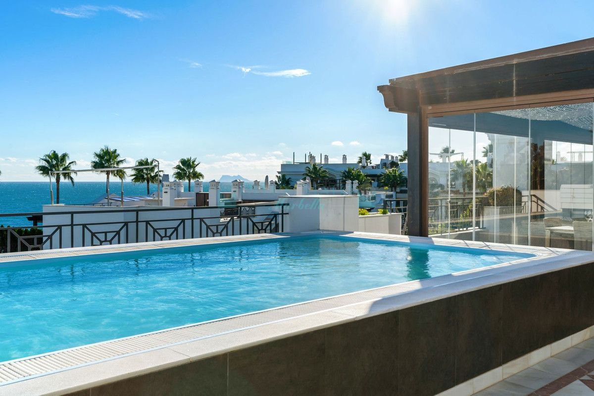 Penthouse for sale in Estepona