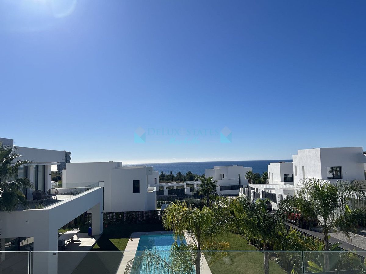 Villa en venta en Rio Real, Marbella Este