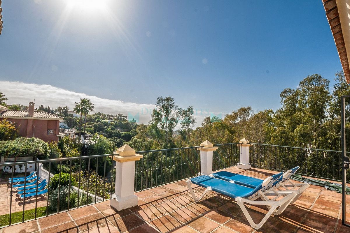 Villa en venta en Elviria, Marbella Este