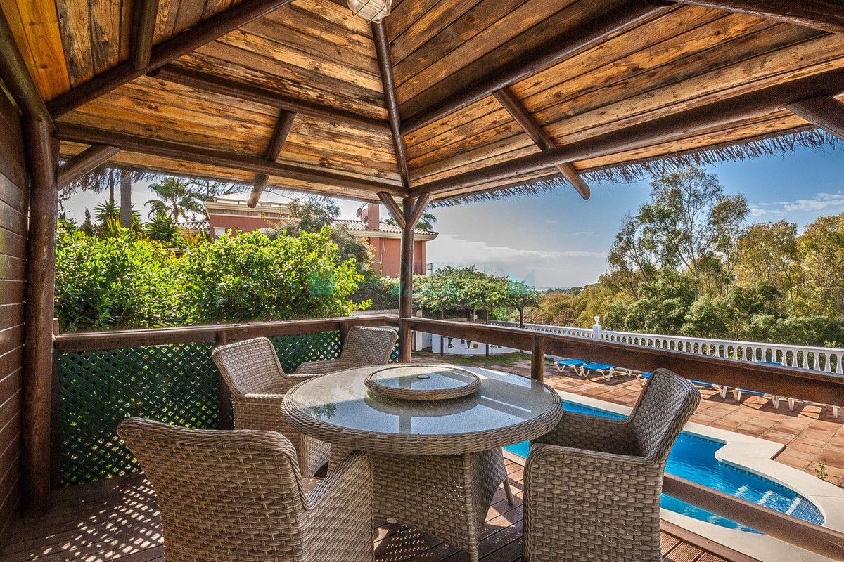 Villa en venta en Elviria, Marbella Este