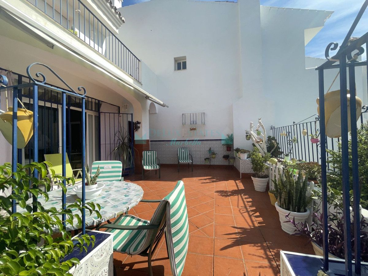 Villa en venta en Estepona