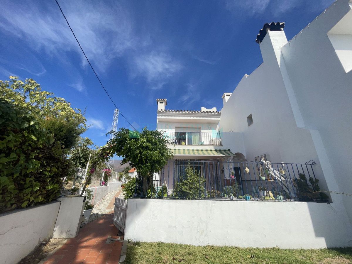 Villa en venta en Estepona