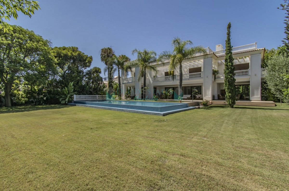 Villa for sale in Guadalmina Baja, San Pedro de Alcantara