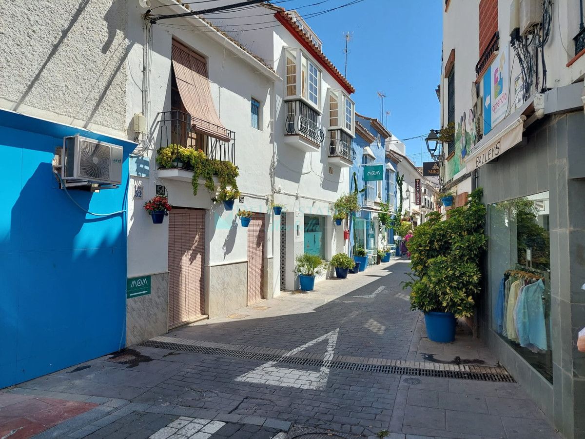 Town House for sale in Estepona