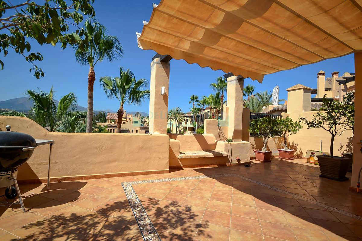 Penthouse for sale in Atalaya, Estepona