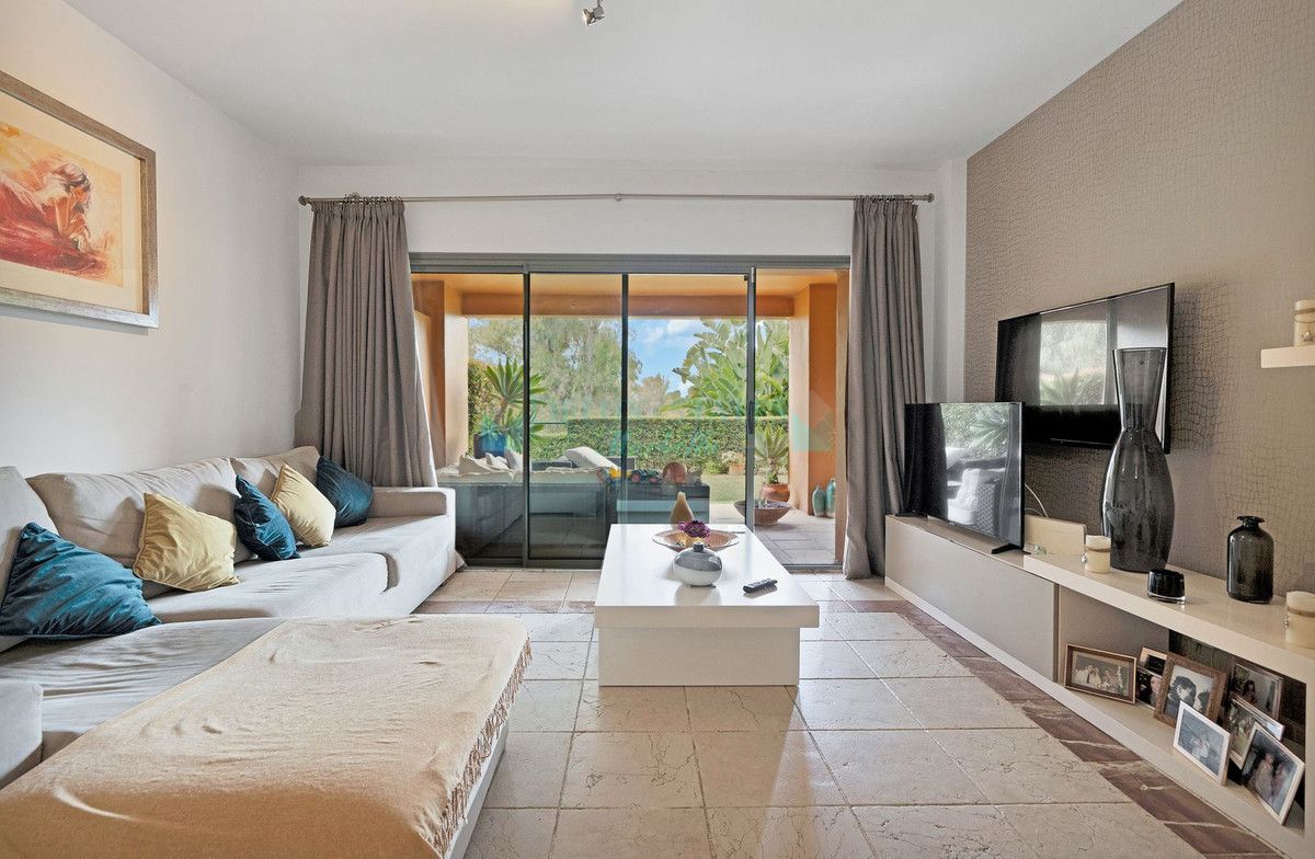 Ground Floor Apartment for sale in Benahavis