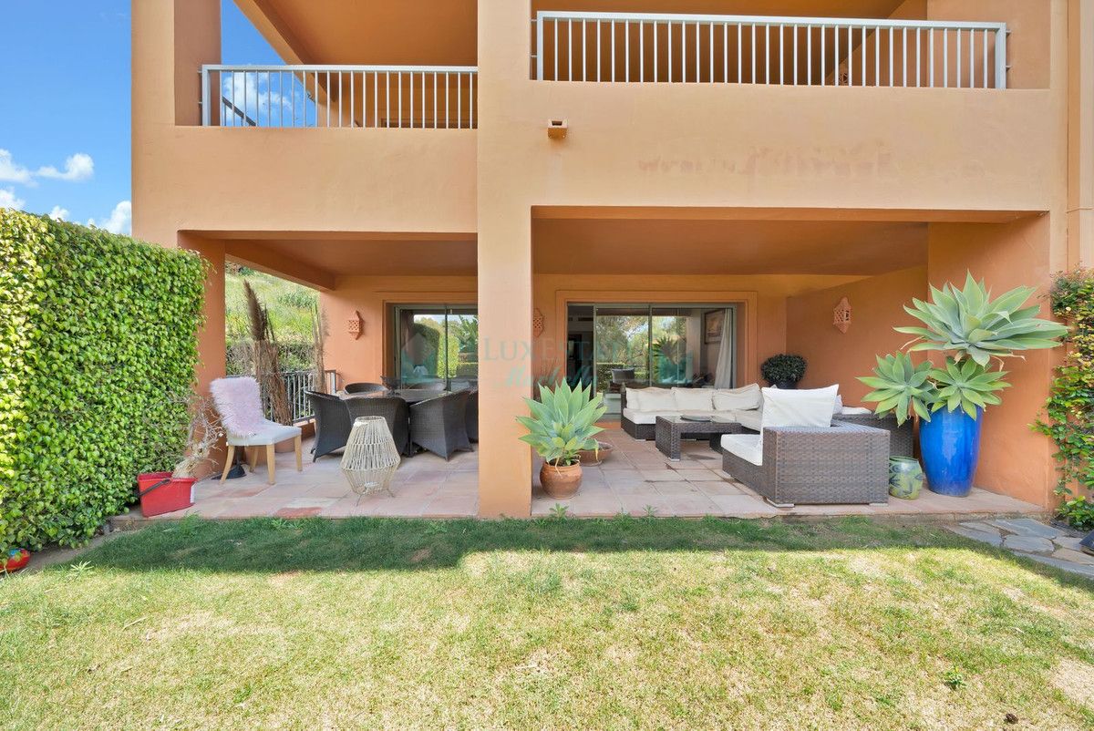 Ground Floor Apartment for sale in Benahavis