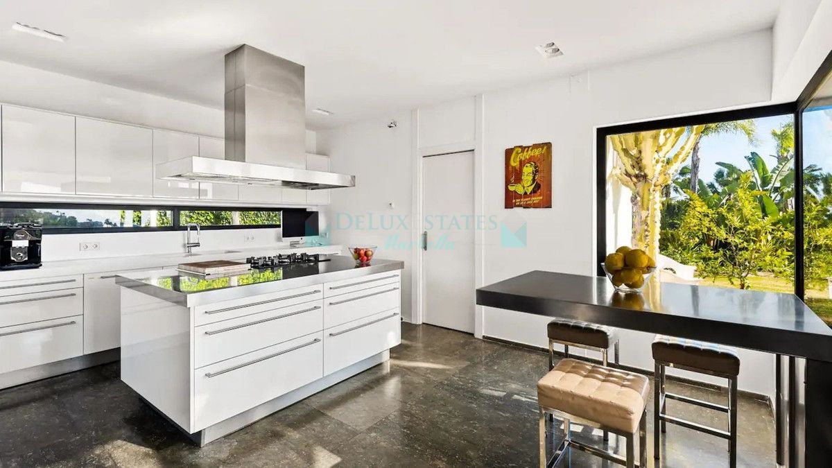 Villa for rent in Benahavis