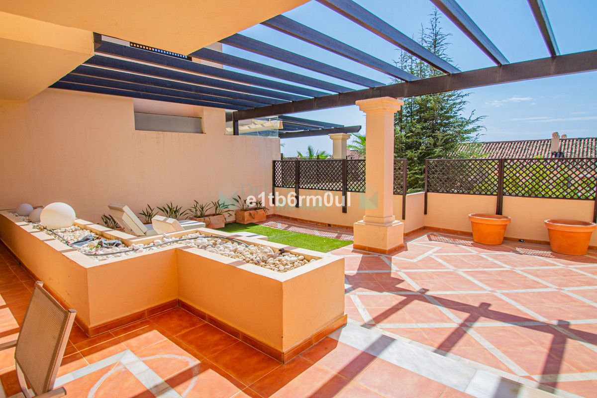 Ground Floor Apartment for sale in Nueva Andalucia