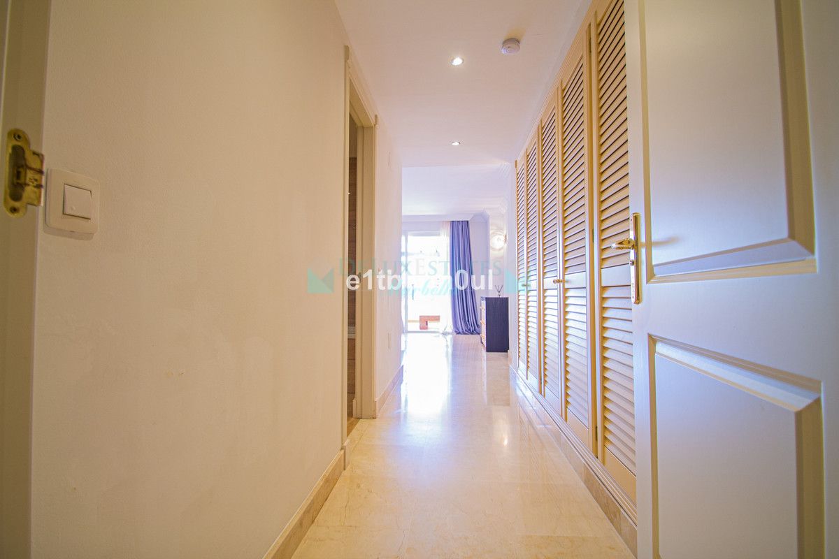 Ground Floor Apartment for sale in Nueva Andalucia