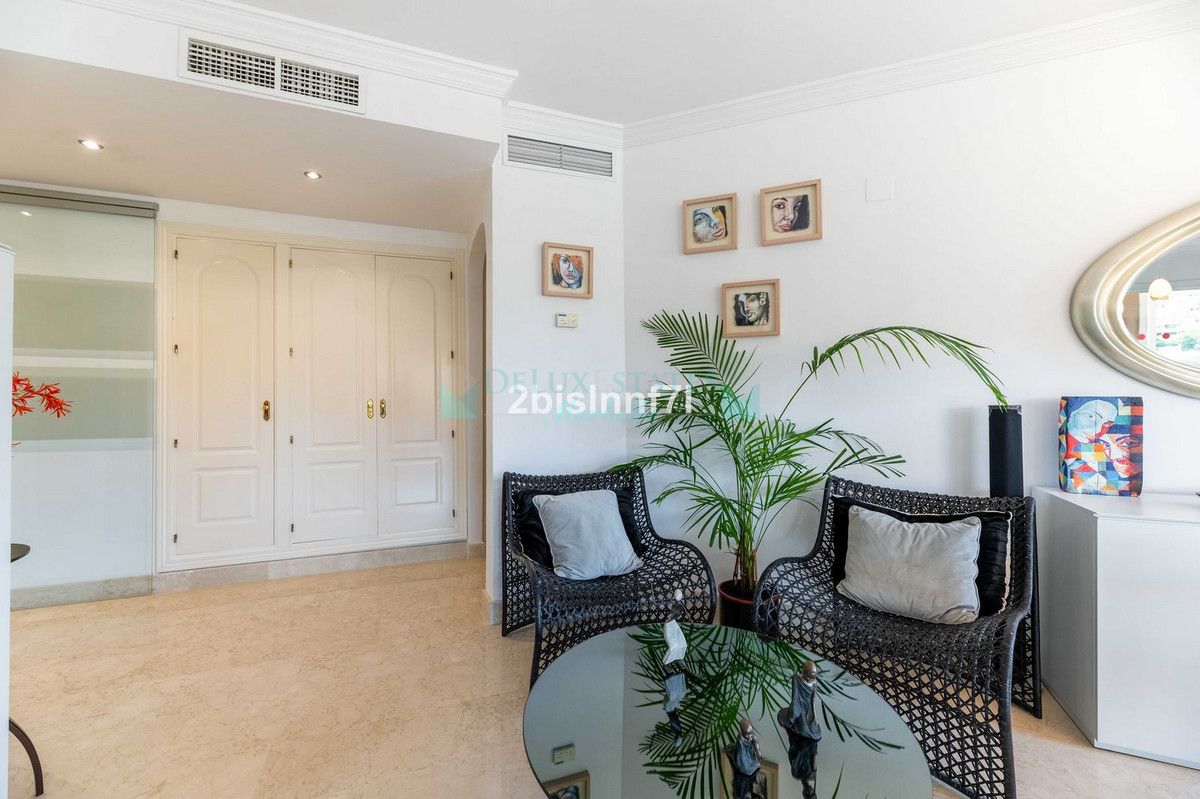 Apartment for sale in Elviria, Marbella East