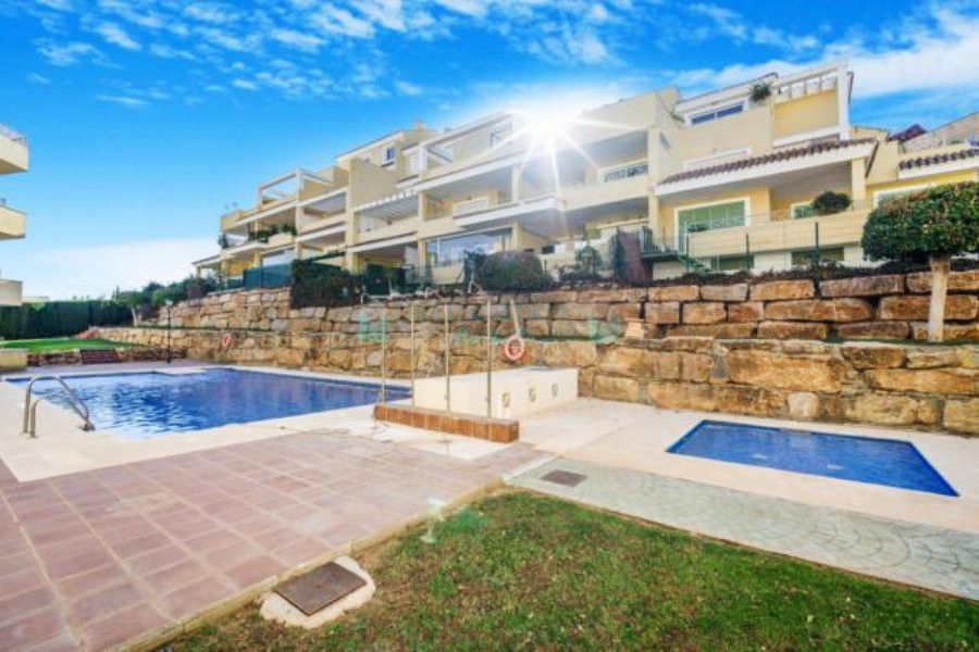 Apartamento en venta en Las Brisas, Nueva Andalucia