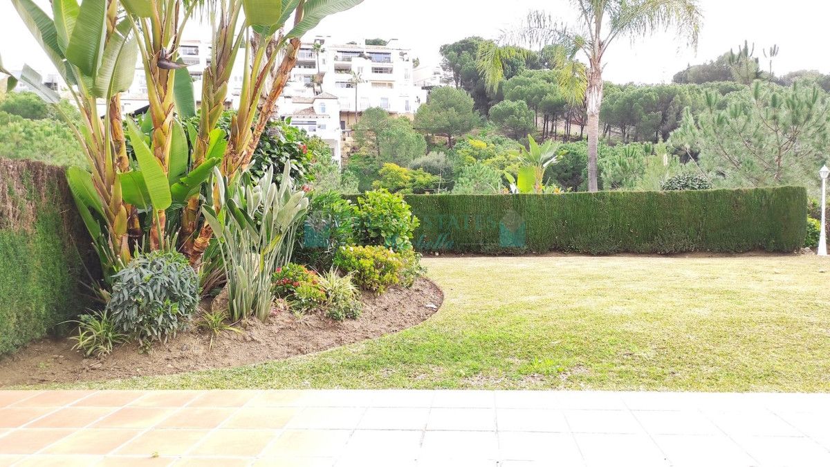 Ground Floor Apartment for sale in Benahavis