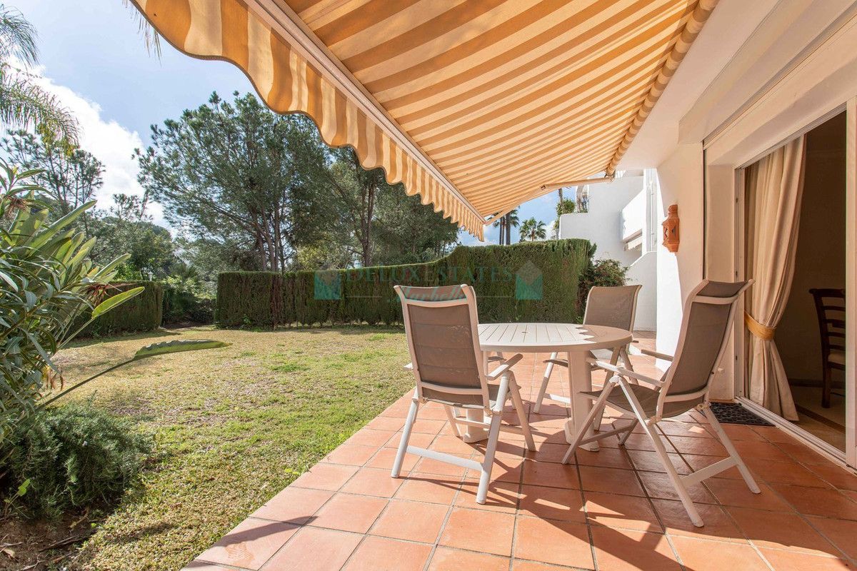 Ground Floor Apartment for sale in Benahavis
