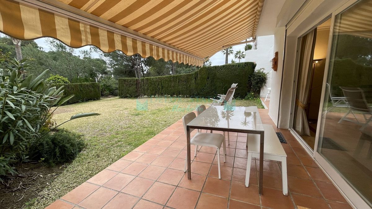 Ground Floor Apartment for sale in Benahavis