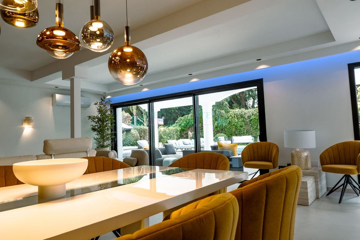 Villa en alquiler en El Paraiso, Estepona