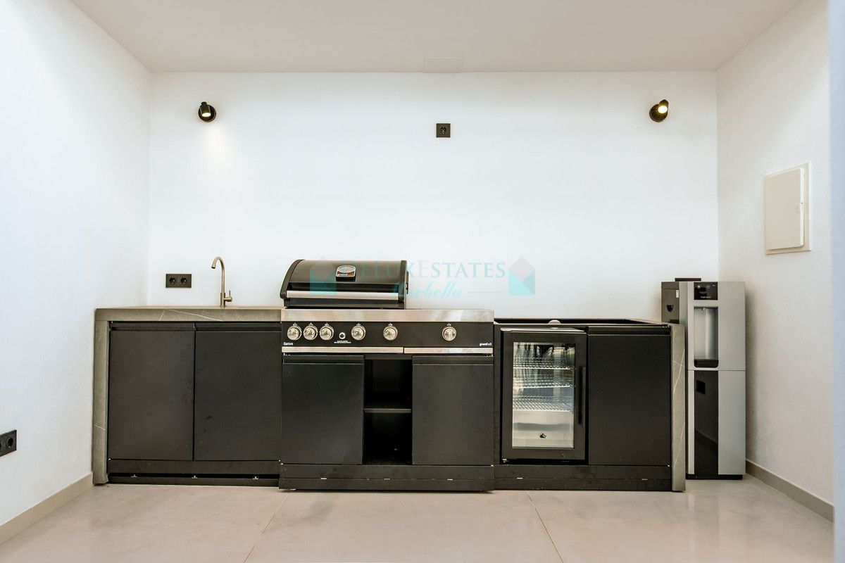 Villa en alquiler en El Paraiso, Estepona