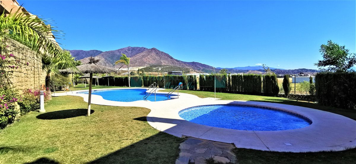 Town House for sale in Estepona