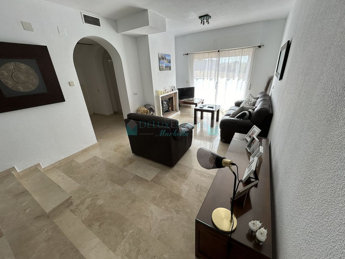 Town House for sale in Estepona