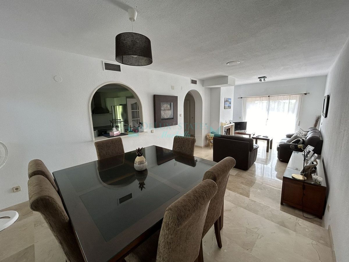 Town House for sale in Estepona