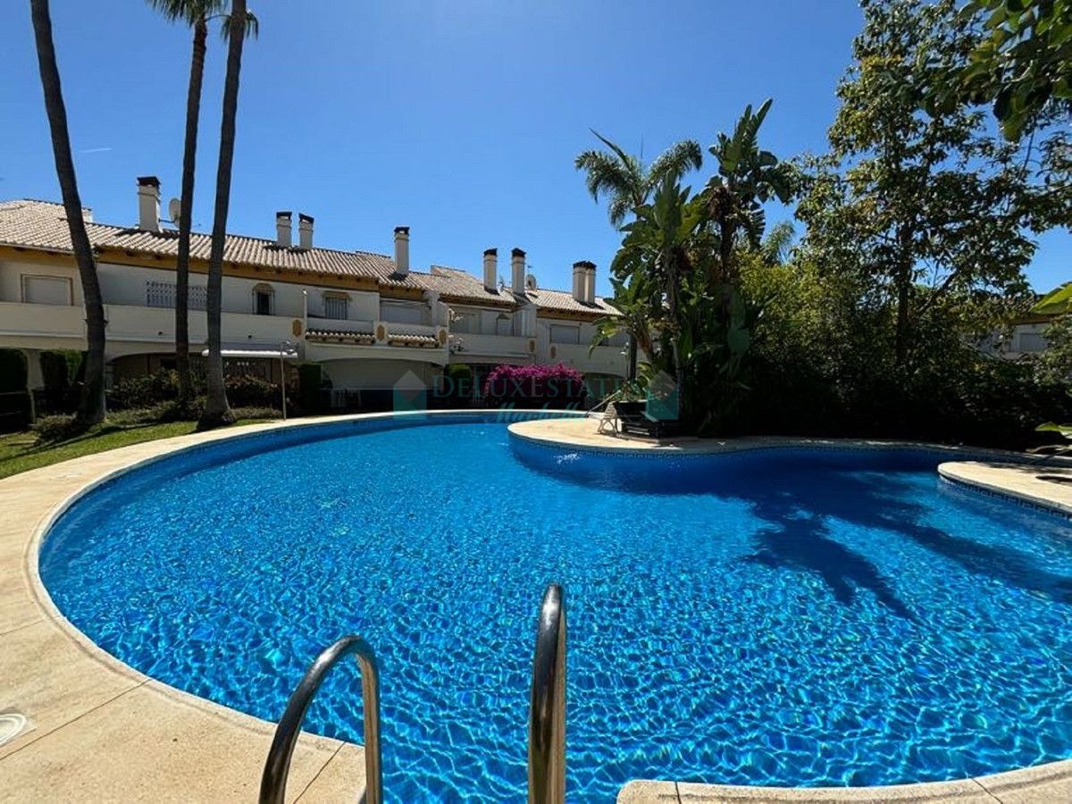 Semi Detached Villa for sale in Marbella - Puerto Banus