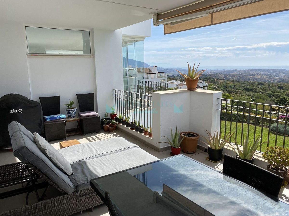 Apartment for sale in La Mairena, Marbella East