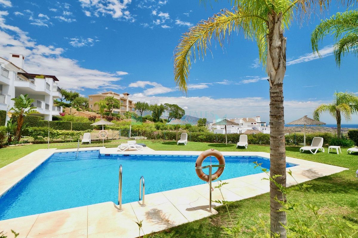 Apartment for sale in La Mairena, Marbella East