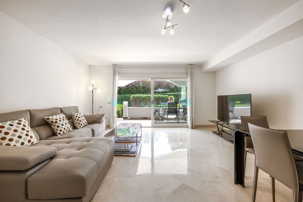Town House for sale in Nueva Andalucia