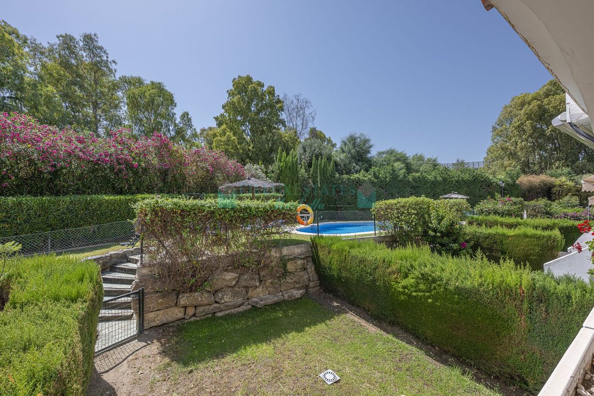 Town House for sale in Nueva Andalucia