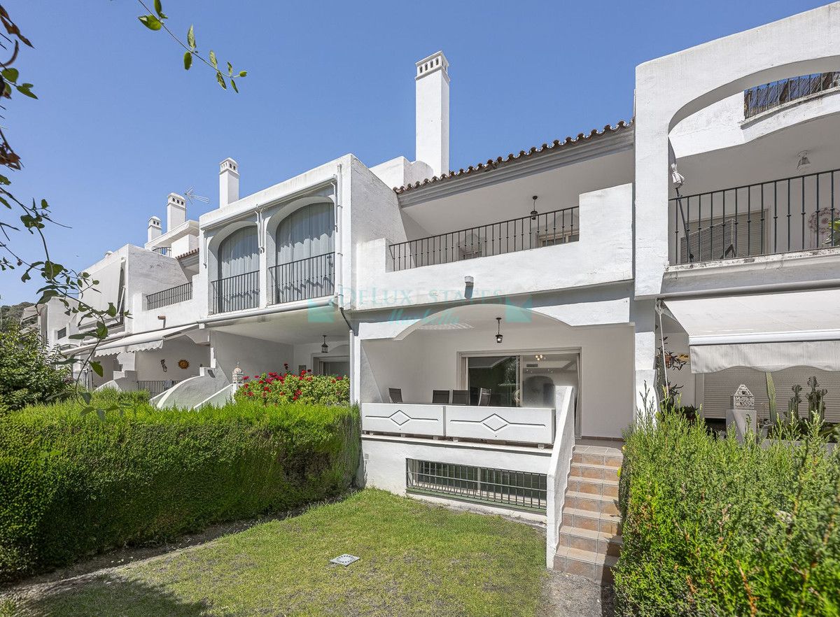 Town House for sale in Nueva Andalucia