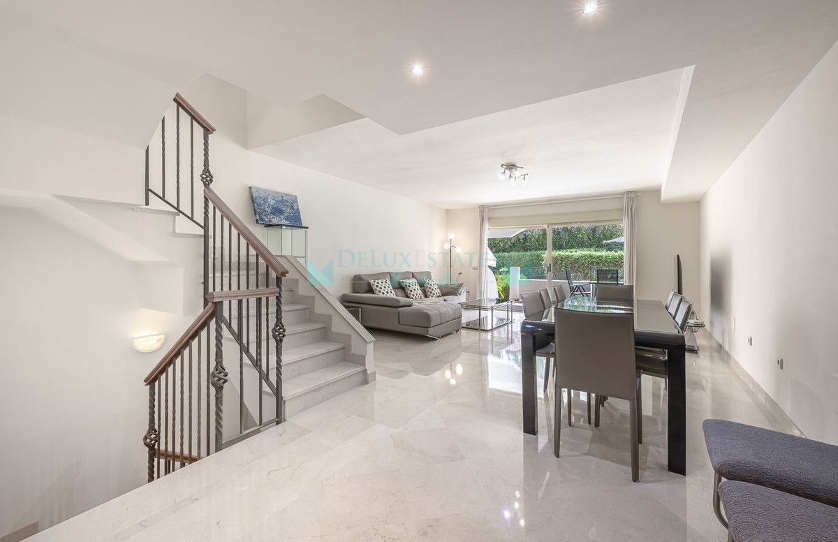 Town House for sale in Nueva Andalucia