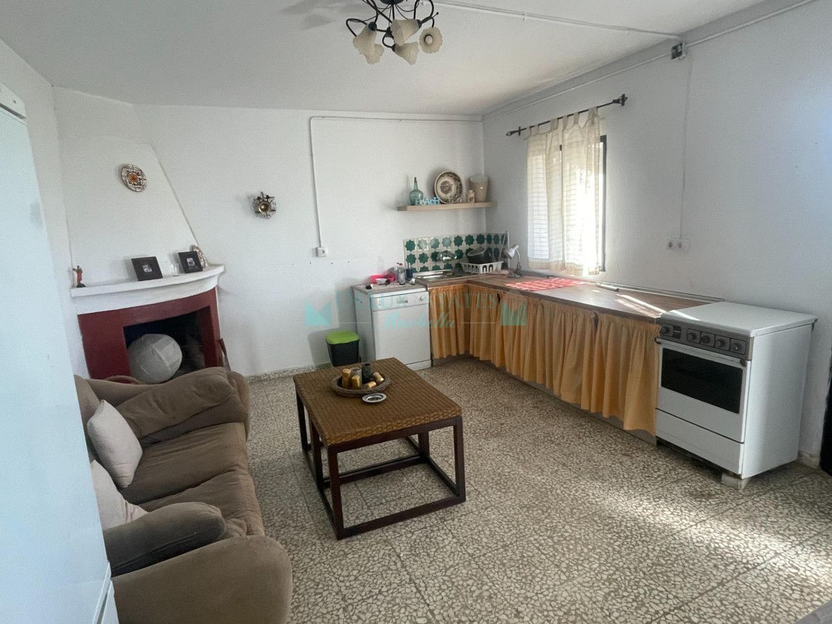 Finca en venta en Estepona