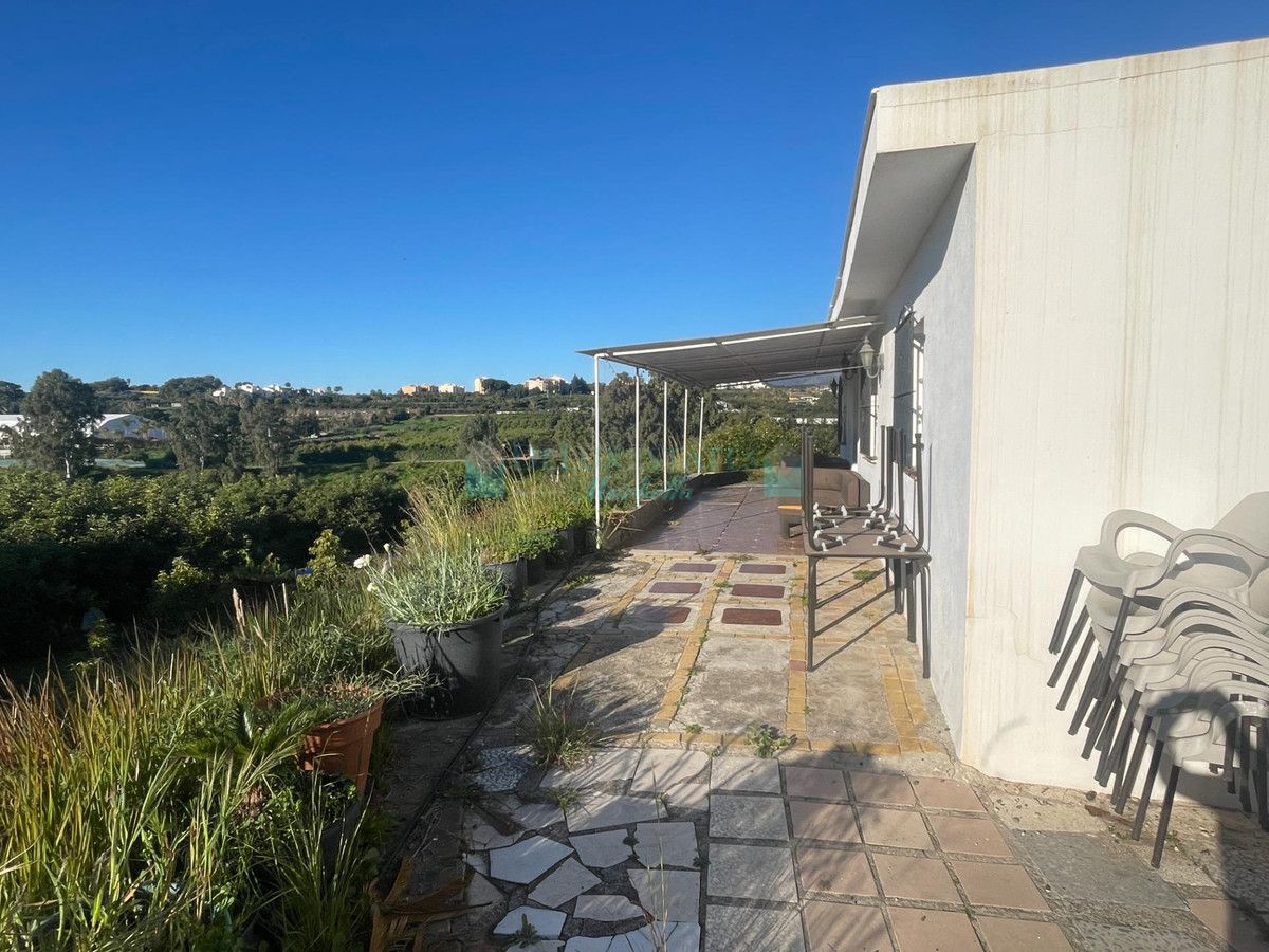 Finca en venta en Estepona