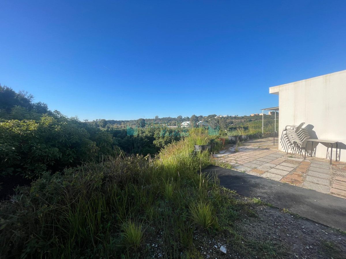 Finca for sale in Estepona