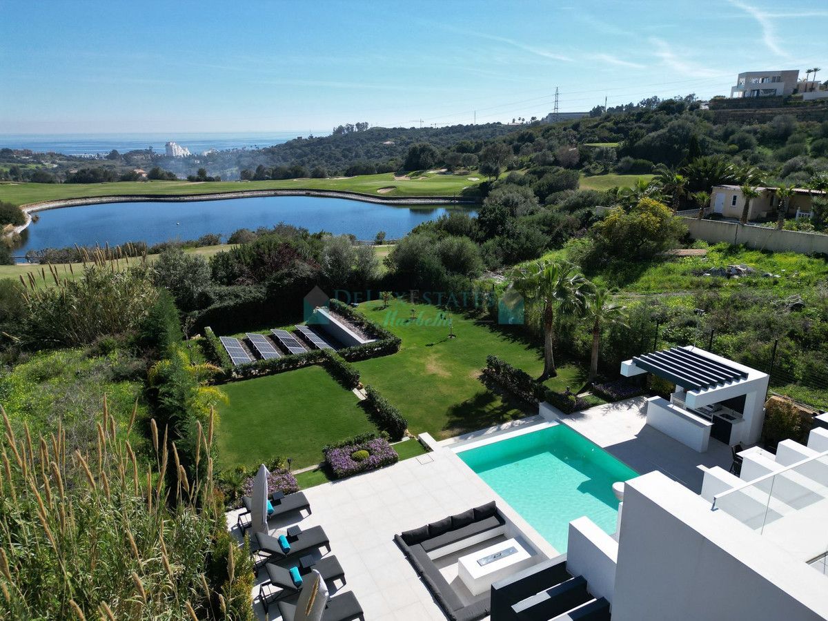 Villa for sale in Valle Romano, Estepona