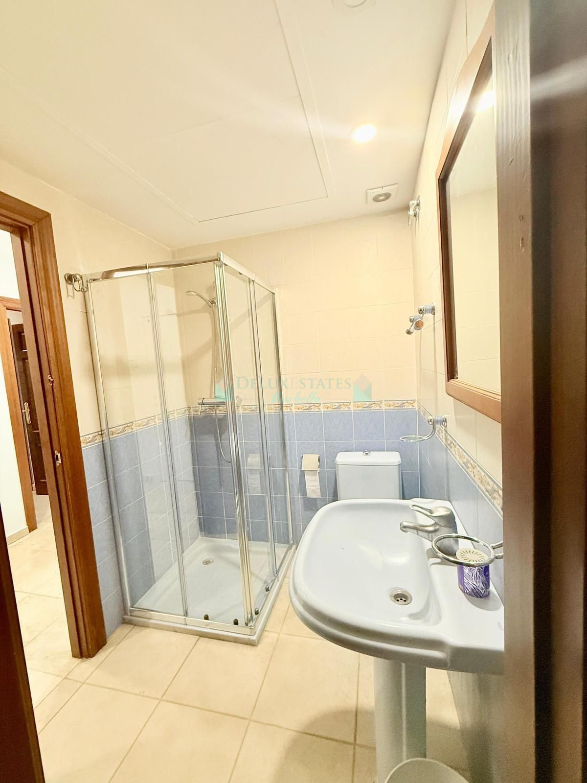 Apartamento en venta en Benahavis