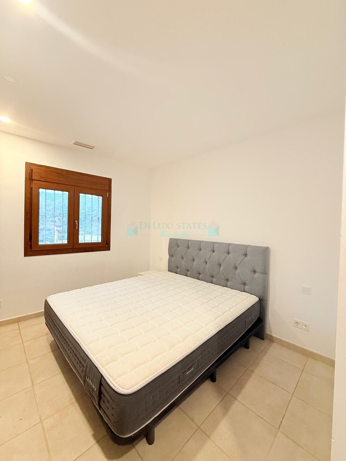 Apartamento en venta en Benahavis