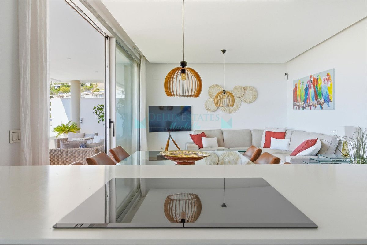 Apartamento en venta en Benahavis