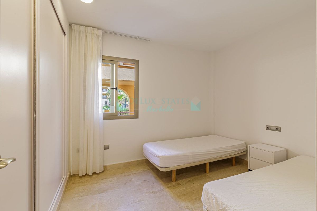 Apartamento Planta Baja en alquiler en Benahavis