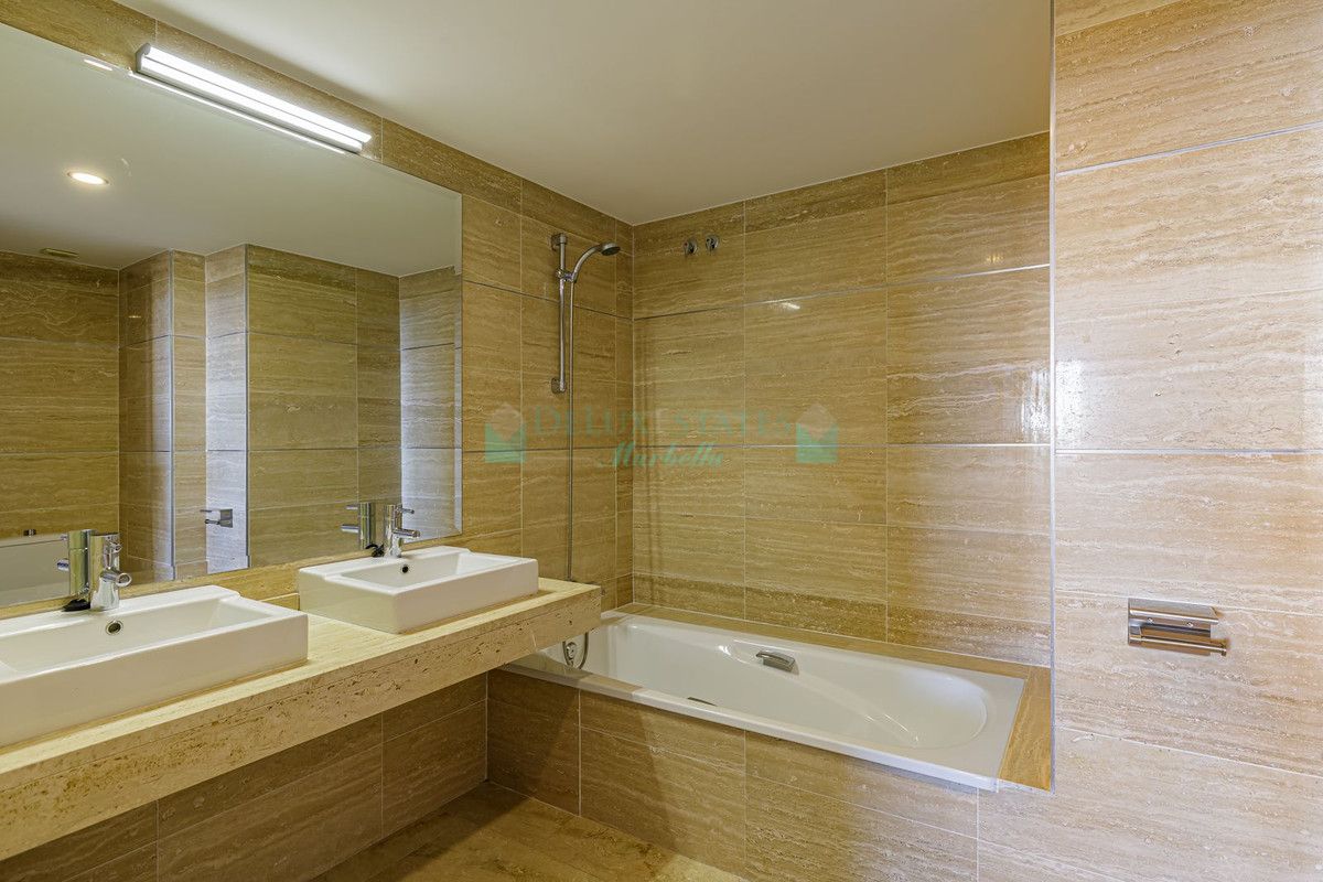 Apartamento Planta Baja en alquiler en Benahavis