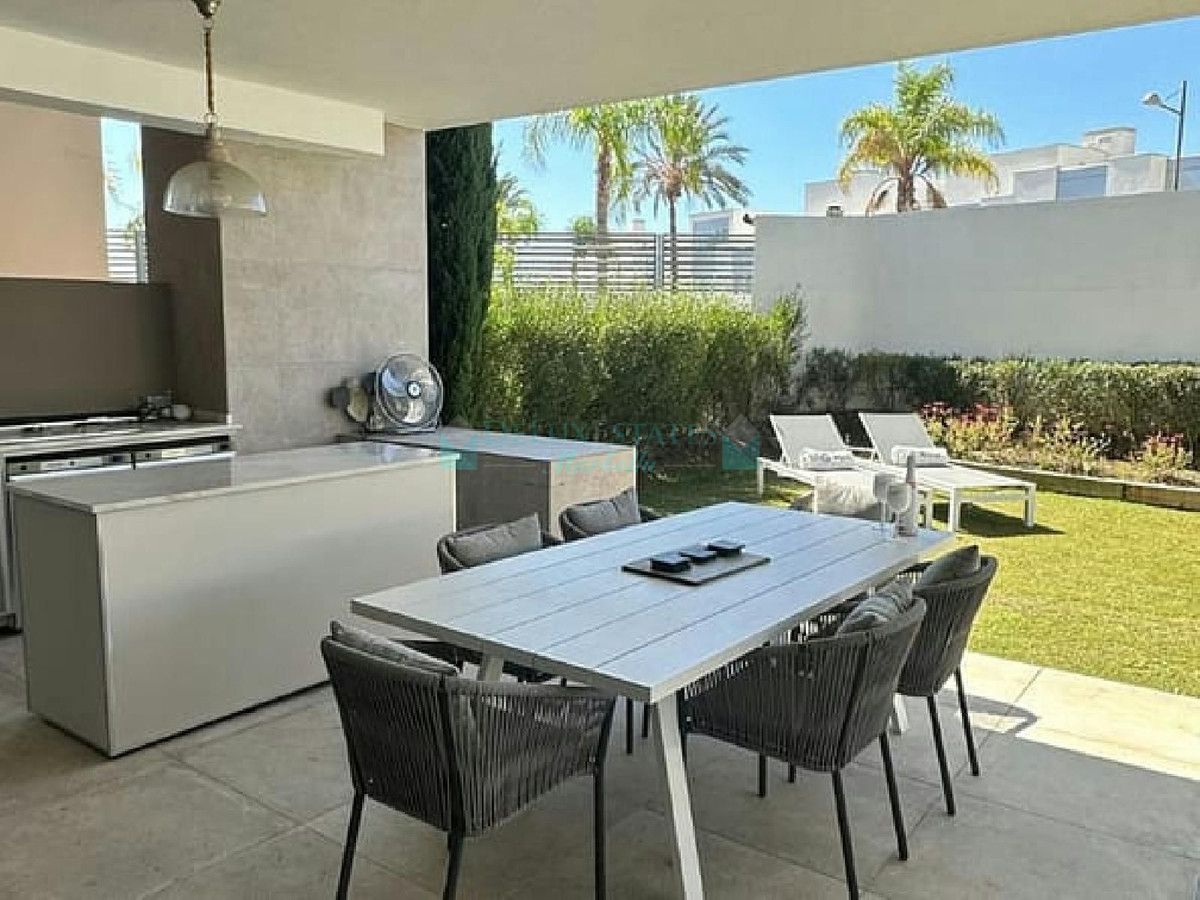 Ground Floor Apartment for sale in New Golden Mile, Estepona