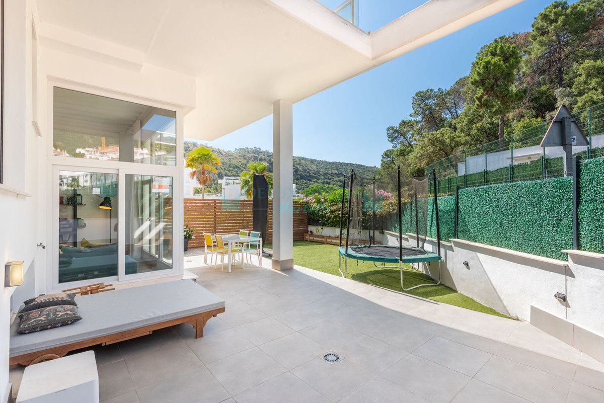 Ground Floor Apartment for sale in Benahavis