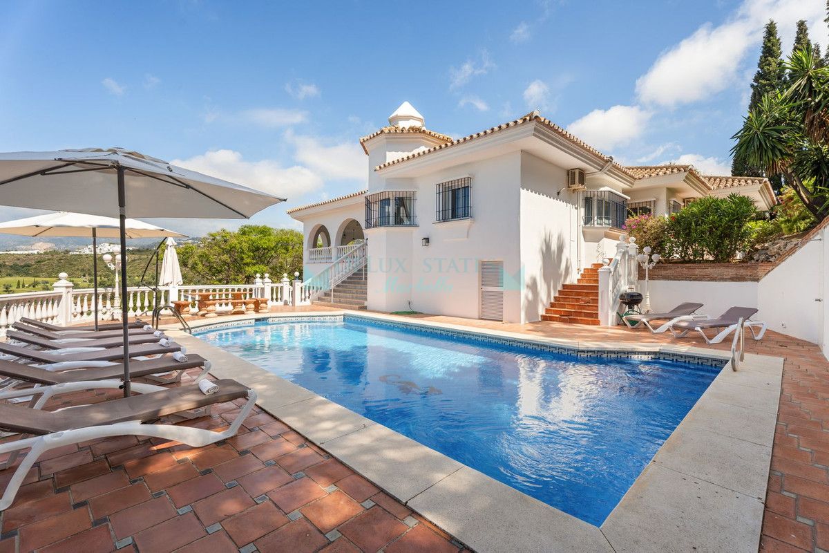 Villa for rent in El Rosario, Marbella East