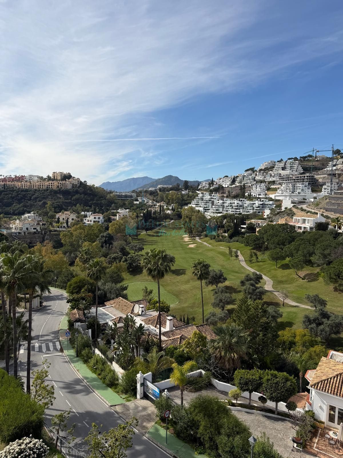 Penthouse for sale in La Quinta, Benahavis