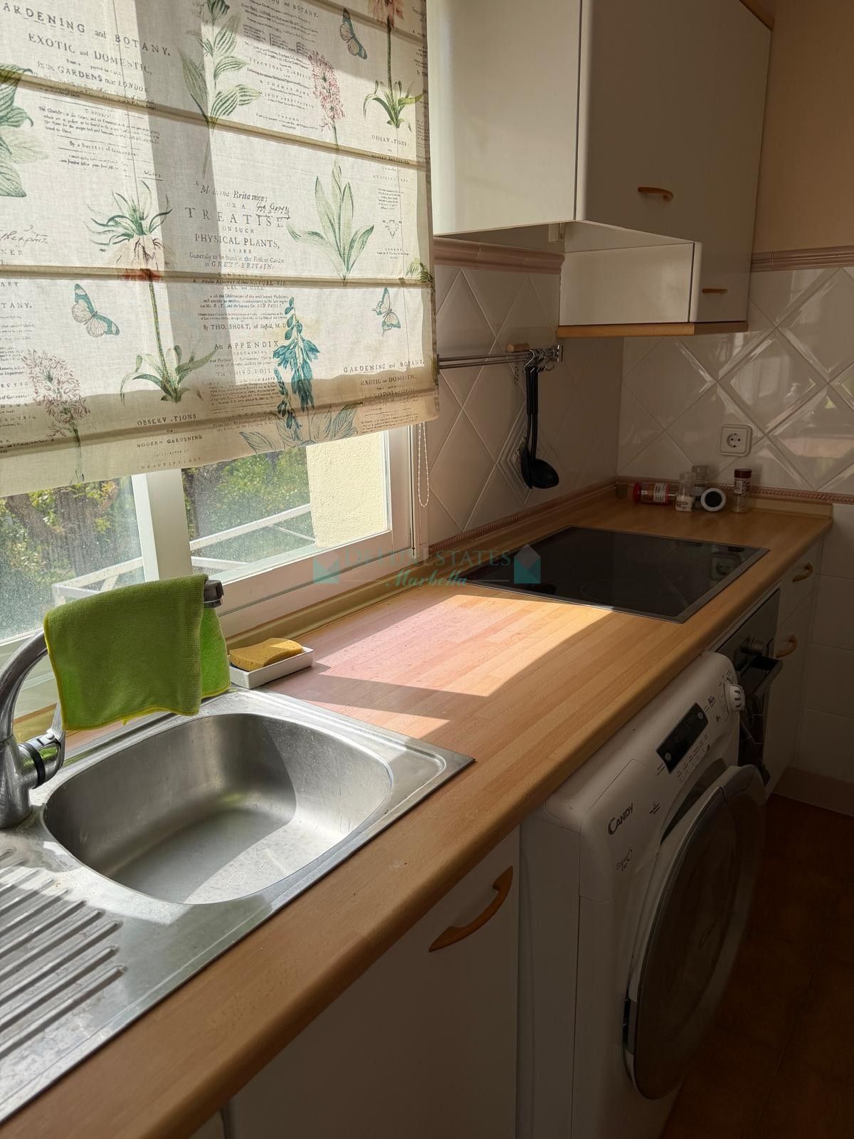 Penthouse for sale in La Quinta, Benahavis