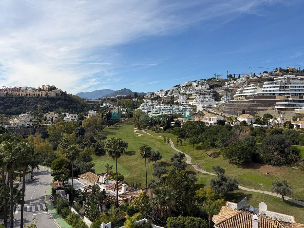 Penthouse for sale in La Quinta, Benahavis