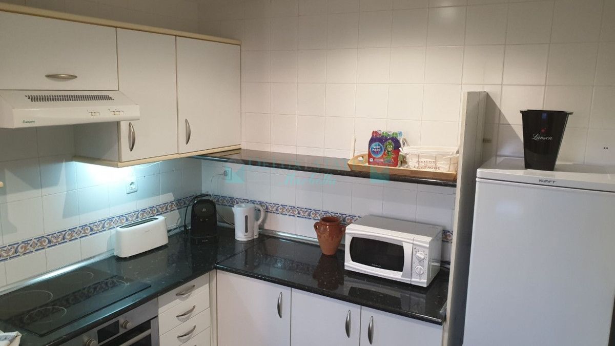 Ground Floor Apartment for rent in El Paraiso, Estepona