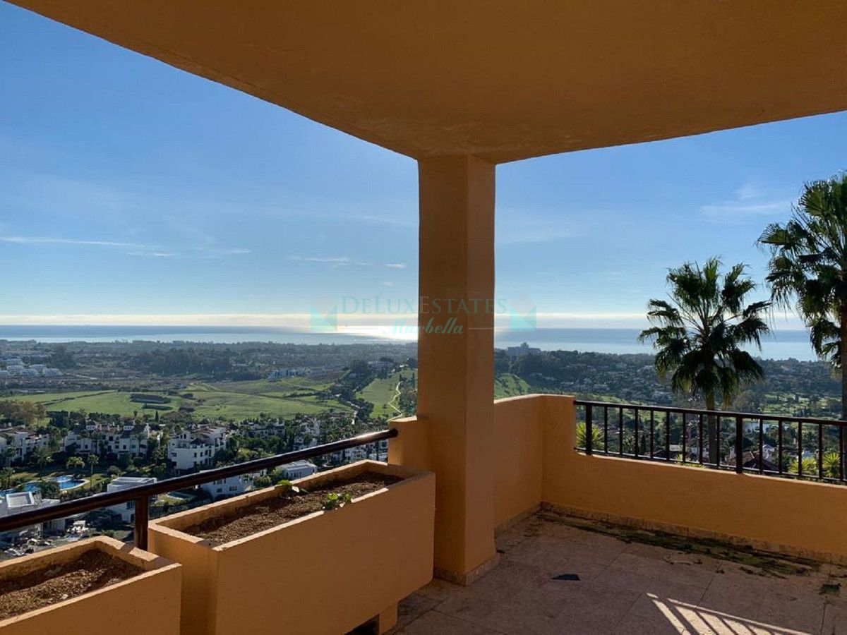 Apartment for rent in Benahavis