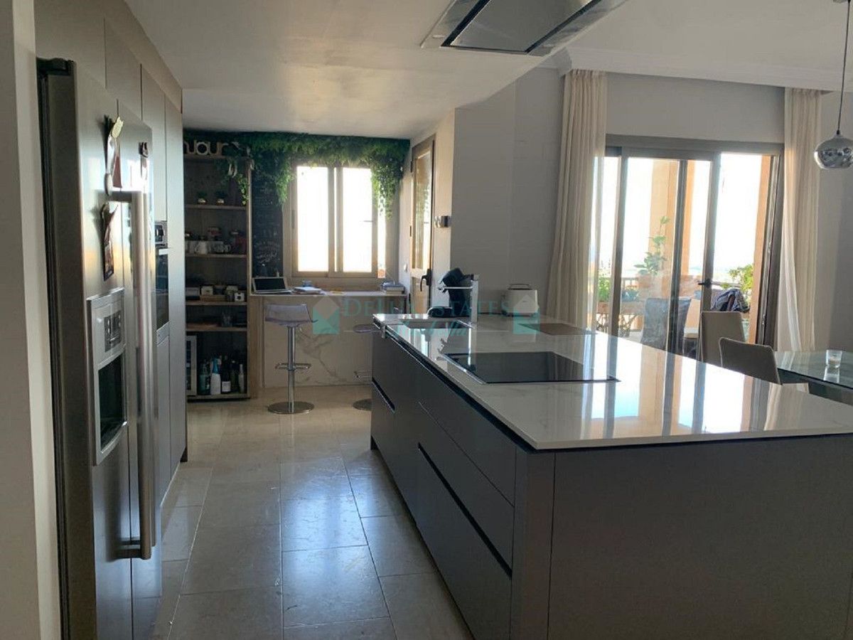 Apartment for rent in Benahavis