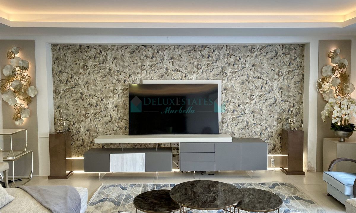 Villa en alquiler en El Paraiso, Estepona